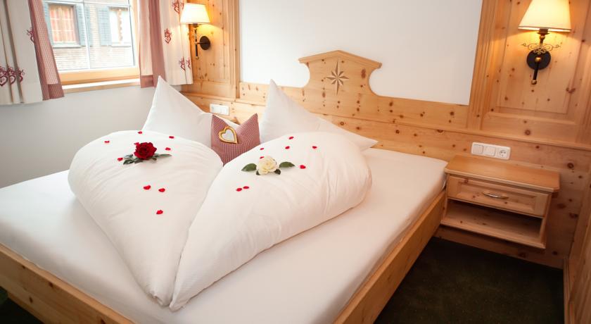 Ferienschloessl Harmonie Hotel Holzgau Ngoại thất bức ảnh