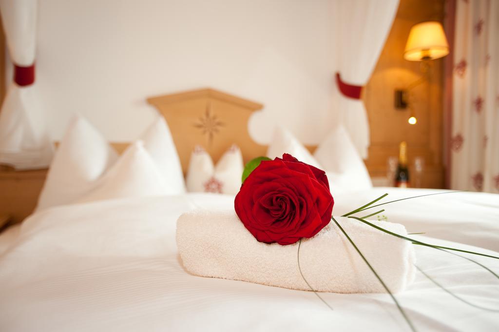 Ferienschloessl Harmonie Hotel Holzgau Ngoại thất bức ảnh