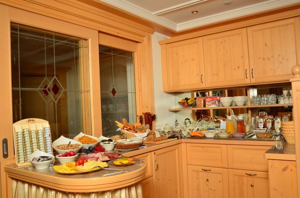Ferienschloessl Harmonie Hotel Holzgau Ngoại thất bức ảnh