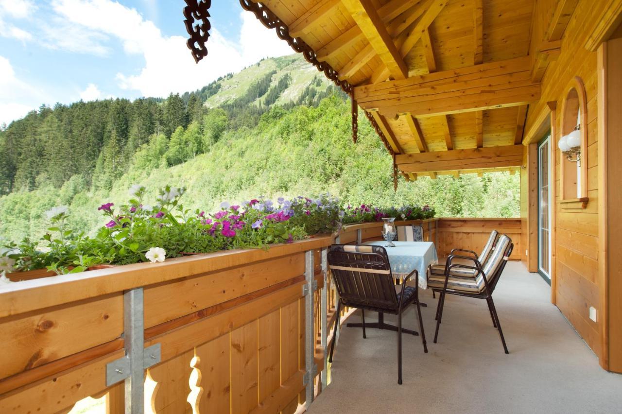 Ferienschloessl Harmonie Hotel Holzgau Ngoại thất bức ảnh