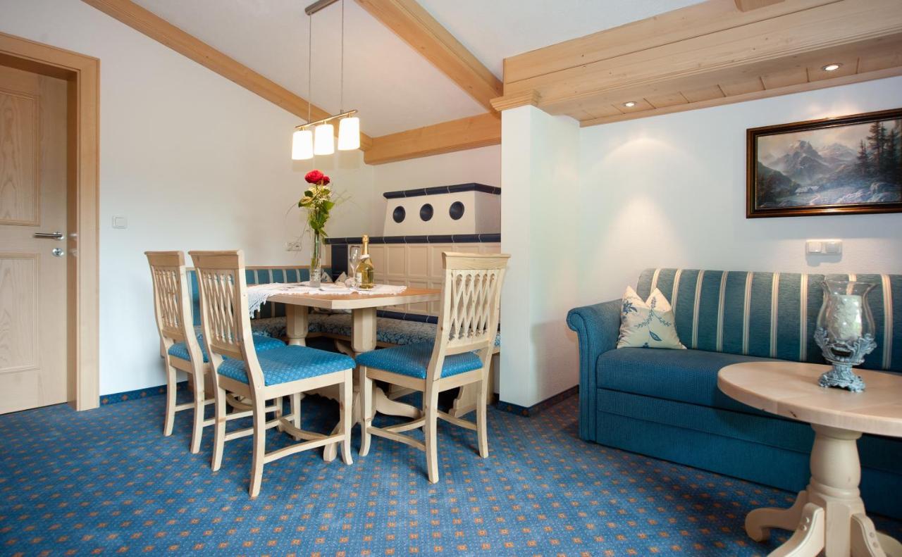 Ferienschloessl Harmonie Hotel Holzgau Phòng bức ảnh