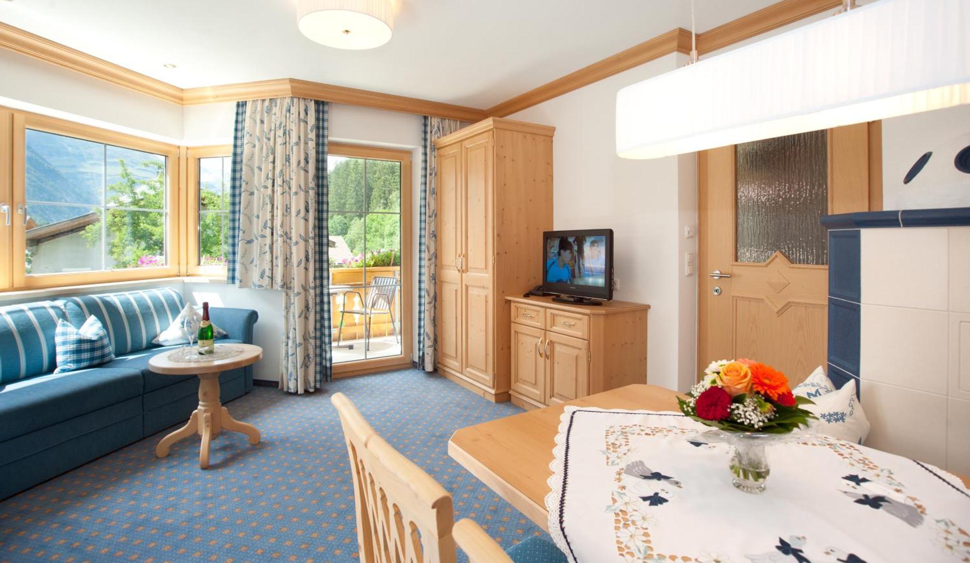 Ferienschloessl Harmonie Hotel Holzgau Ngoại thất bức ảnh