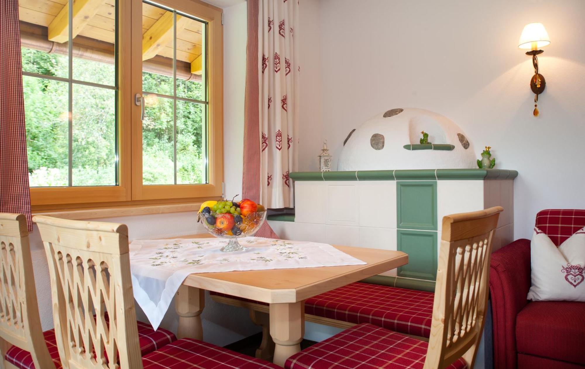 Ferienschloessl Harmonie Hotel Holzgau Ngoại thất bức ảnh