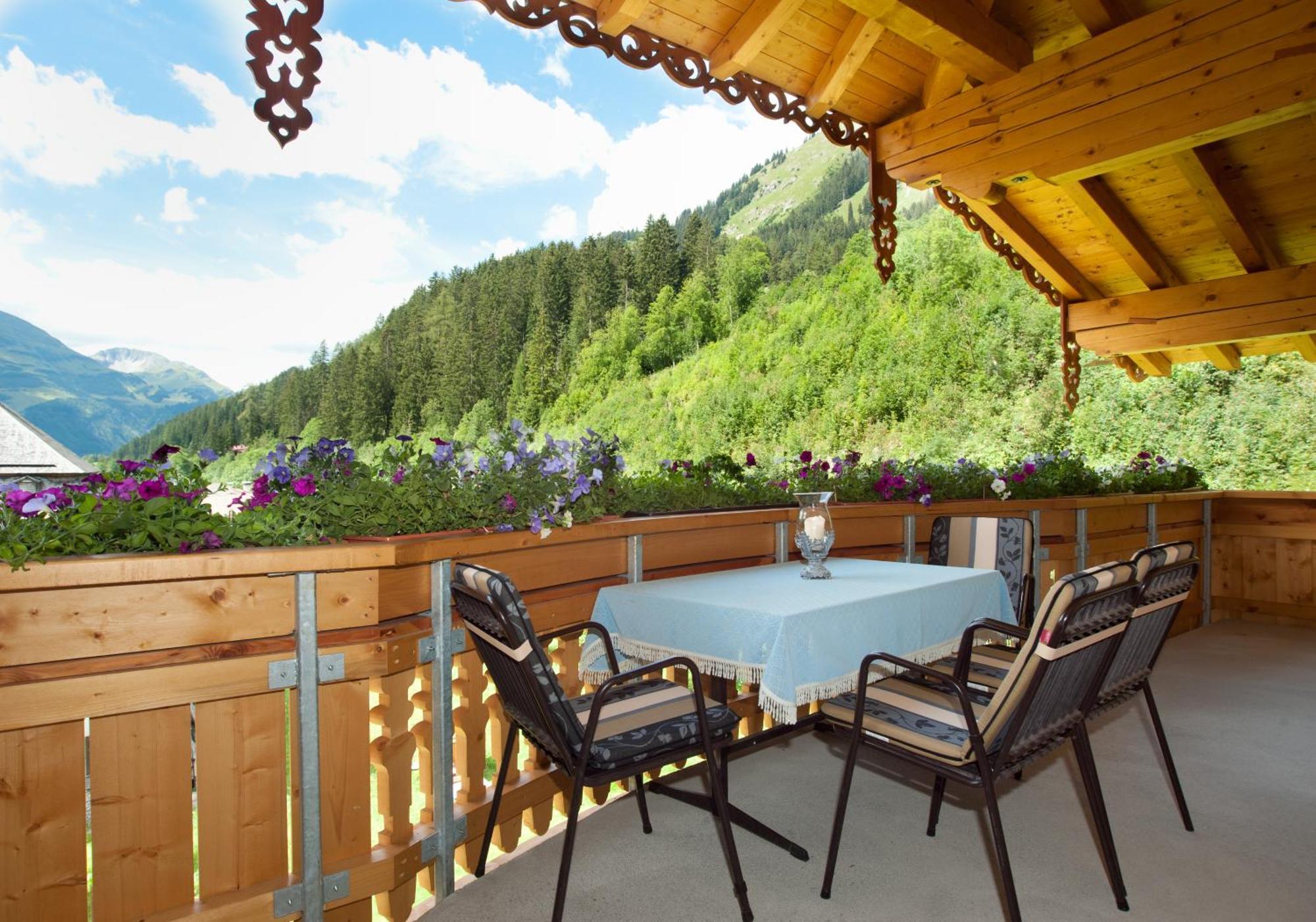 Ferienschloessl Harmonie Hotel Holzgau Phòng bức ảnh