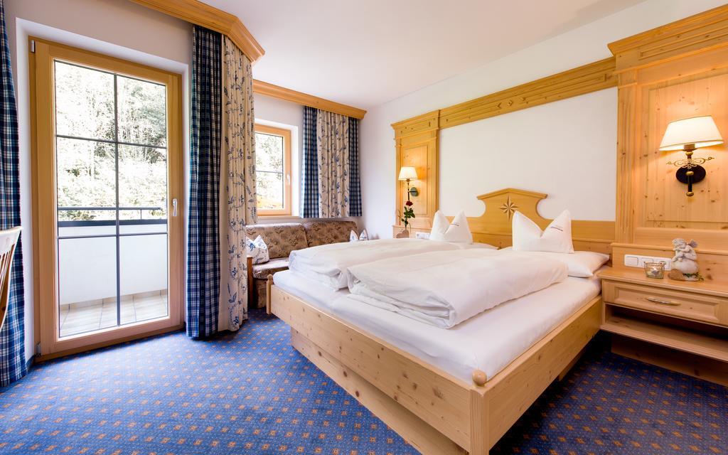 Ferienschloessl Harmonie Hotel Holzgau Ngoại thất bức ảnh