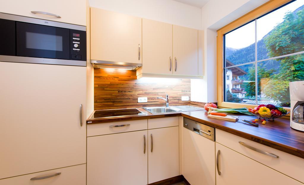 Ferienschloessl Harmonie Hotel Holzgau Ngoại thất bức ảnh