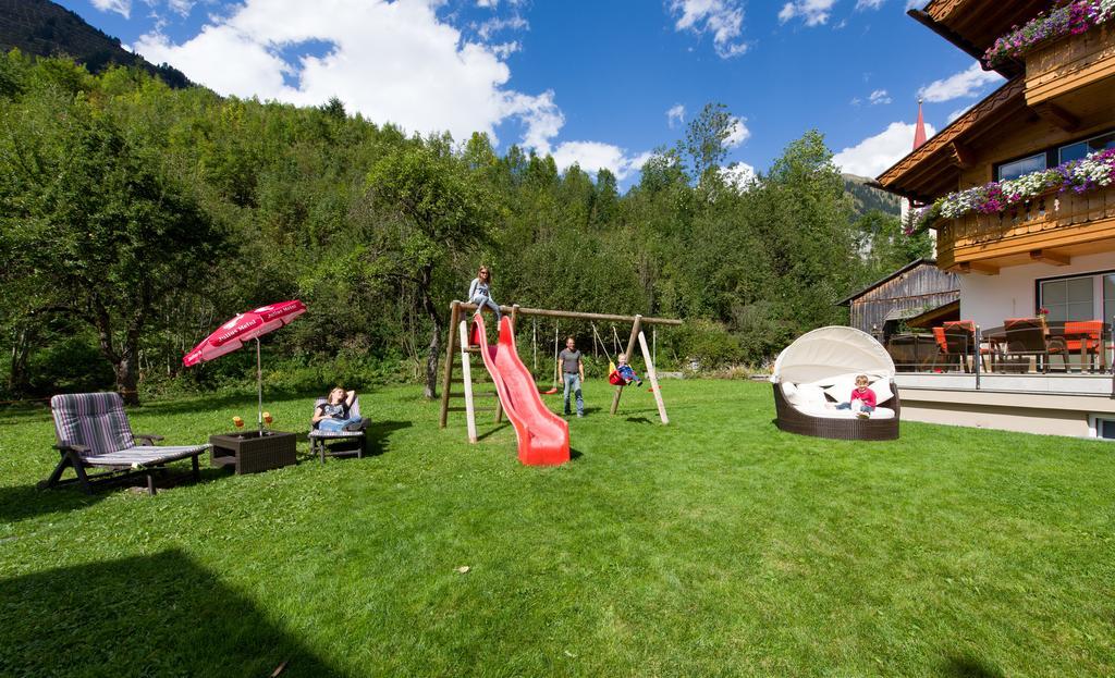 Ferienschloessl Harmonie Hotel Holzgau Ngoại thất bức ảnh