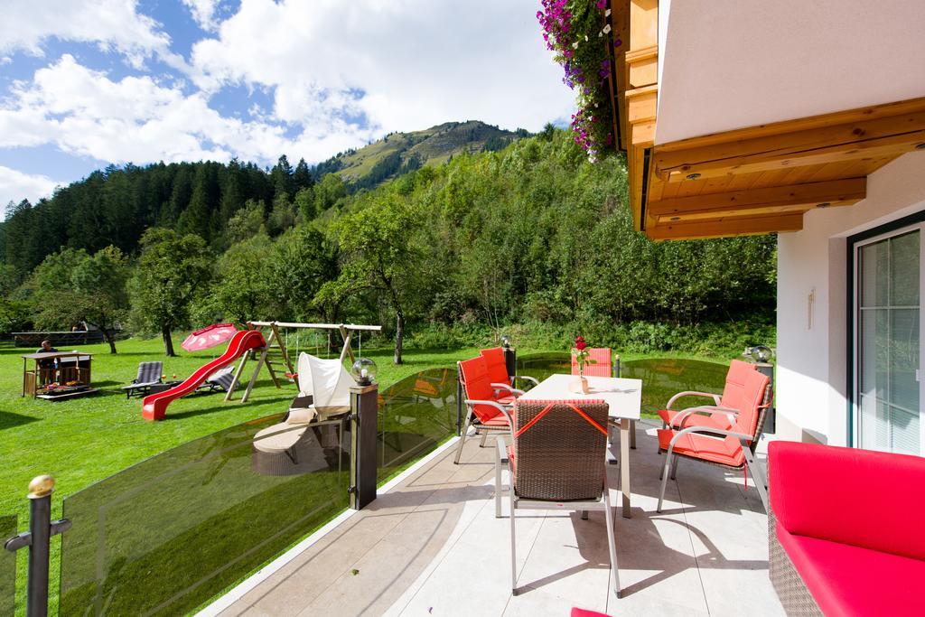 Ferienschloessl Harmonie Hotel Holzgau Ngoại thất bức ảnh