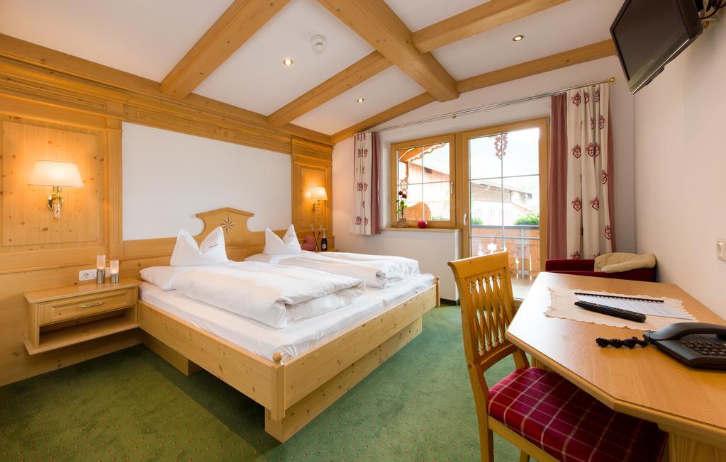 Ferienschloessl Harmonie Hotel Holzgau Ngoại thất bức ảnh
