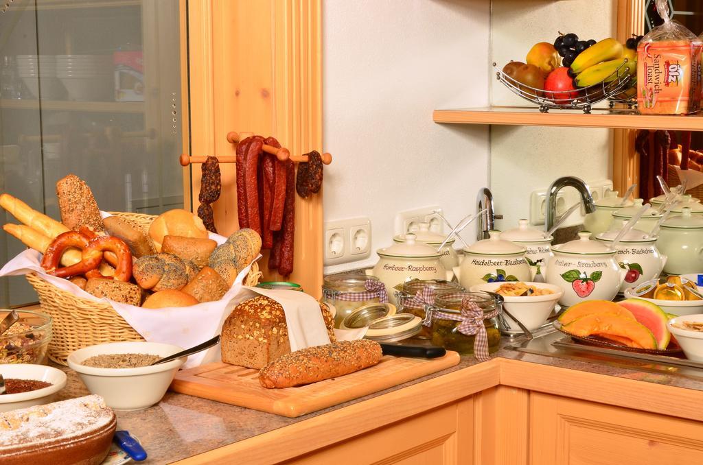 Ferienschloessl Harmonie Hotel Holzgau Ngoại thất bức ảnh